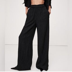 NWT! Banana Republic Black Crinkle Crepe Pull-On Wide Leg Pant 713515 🌊